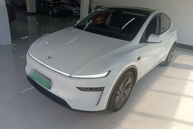 Used Tesla Model Y 2025 Long-Range All-Wheel-Drive Version