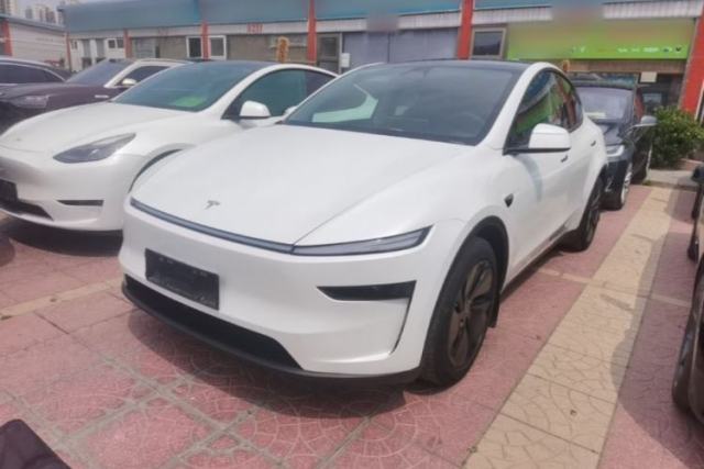 Used Tesla Model Y 2025 Long-Range All-Wheel Drive First Edition