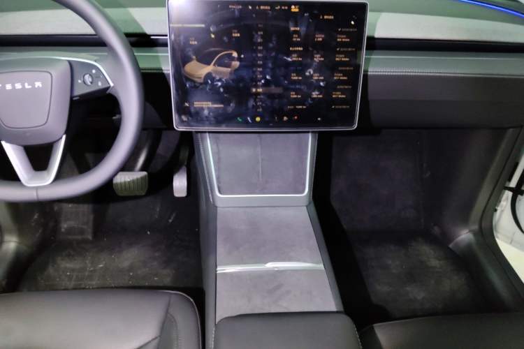 Used Tesla Model Y 2025 Long-Range All-Wheel-Drive Version Audio And AC Panel
