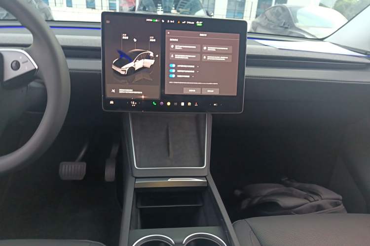 Used Tesla Model Y 2025 Long-Range All-Wheel-Drive Version Audio And AC Panel