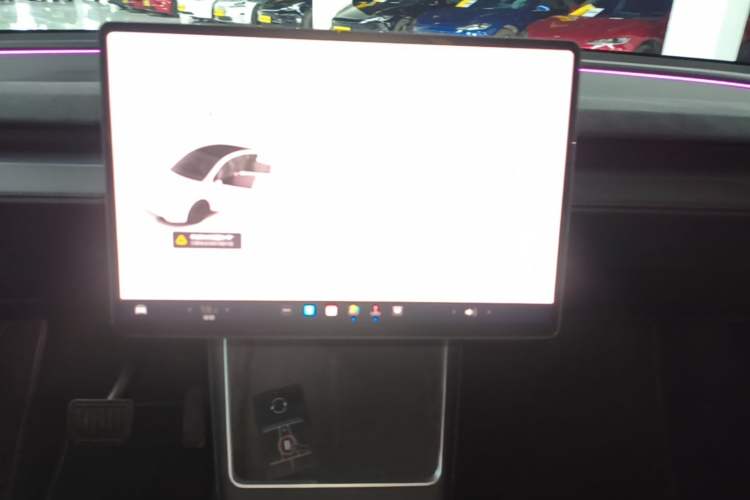 Used Tesla Model Y 2025 Rear-Wheel Drive First Edition Audio And AC Panel