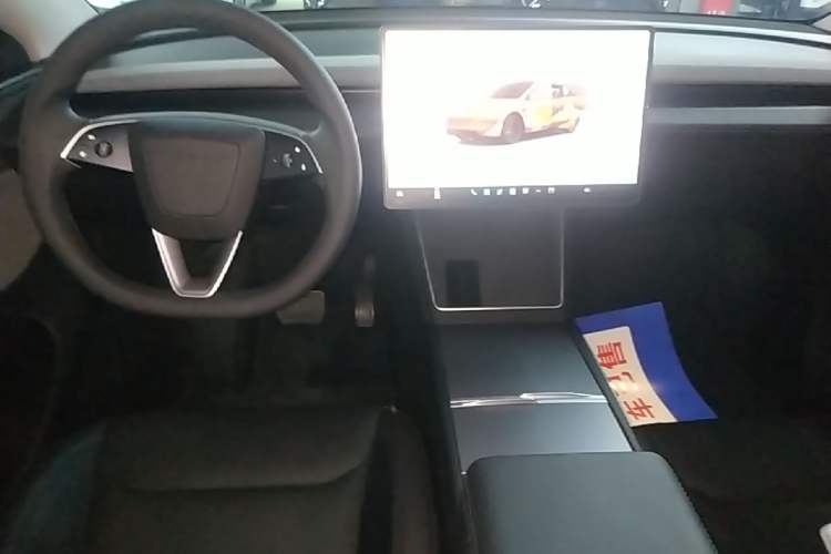 Used Tesla Model Y 2025 Rear-Wheel-Drive Version Audio And AC Panel