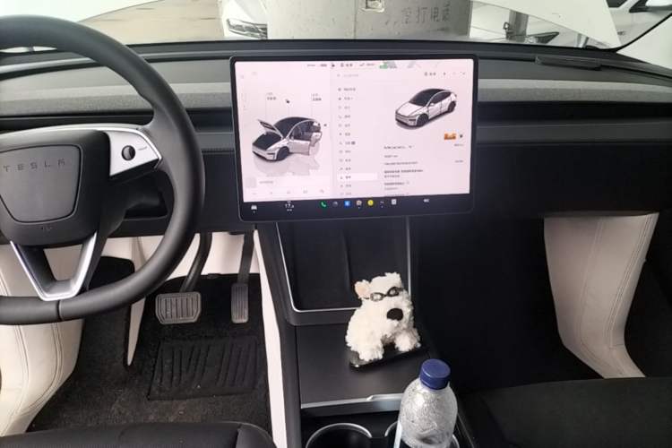 Used Tesla Model Y 2025 Rear-Wheel Drive First Edition Audio And AC Panel