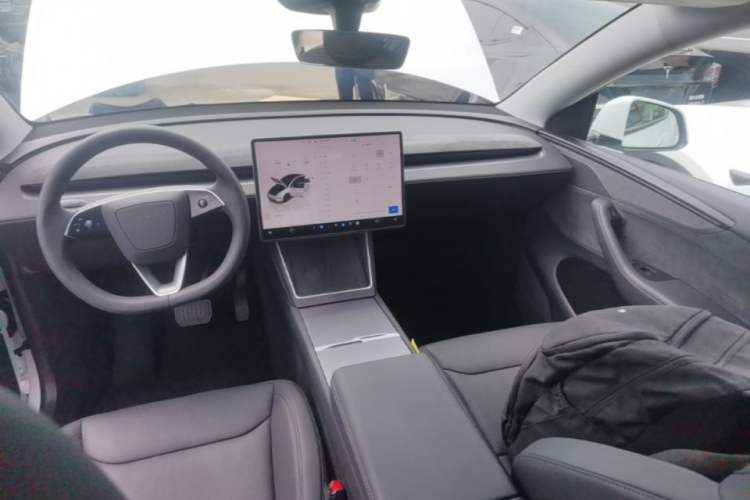 Used Tesla Model Y 2025 Long-Range All-Wheel Drive First Edition Audio And AC Panel