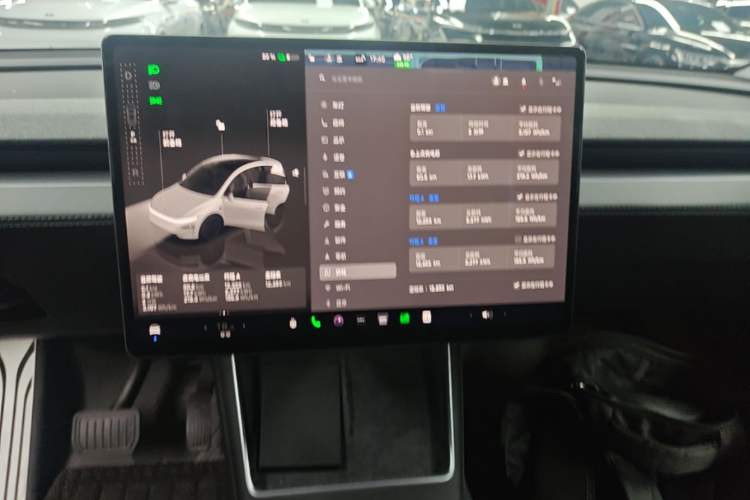 Used Tesla Model Y 2025 Long-Range All-Wheel-Drive Version Audio And AC Panel