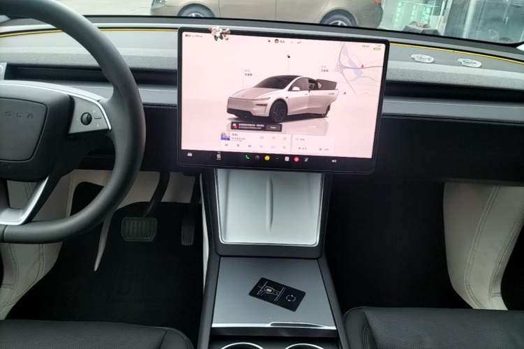 Used Tesla Model Y 2025 Rear-Wheel Drive First Edition Audio And AC Panel