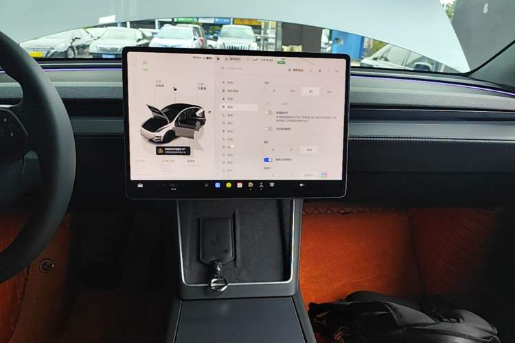 Used Tesla Model Y 2025 Rear-Wheel-Drive Version Audio And AC Panel