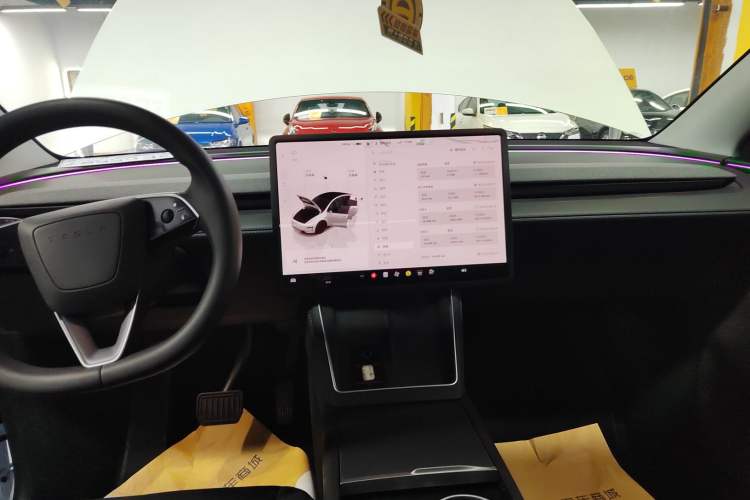 Used Tesla Model Y 2025 Long-Range All-Wheel-Drive Version Audio And AC Panel