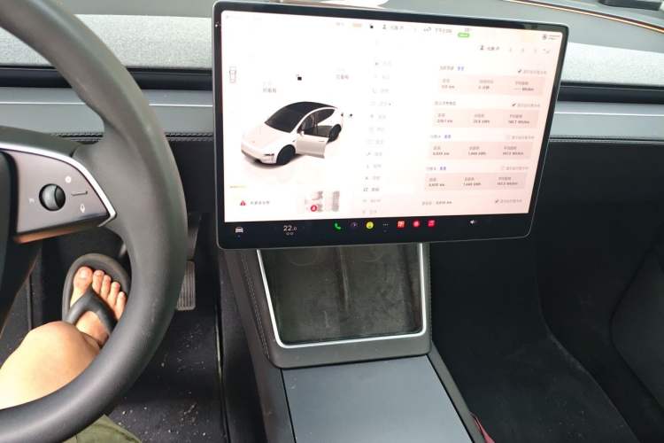 Used Tesla Model Y 2025 Rear-Wheel-Drive Version Audio And AC Panel