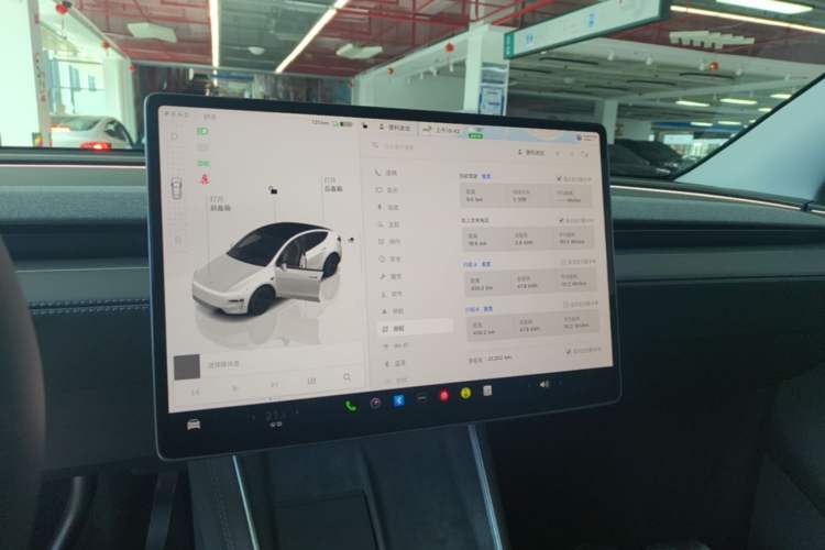 Used Tesla Model Y 2025 Rear-Wheel-Drive Version Audio And AC Panel