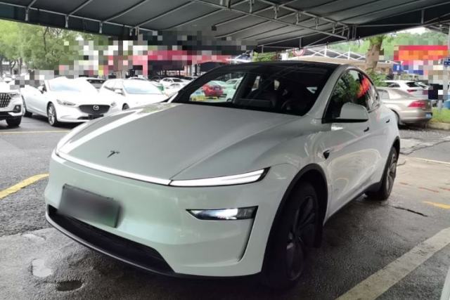 Used Tesla Model Y 2025 Rear-Wheel-Drive Version
