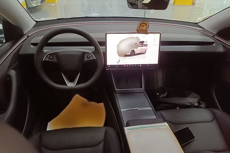 Used Tesla Model Y 2025 Updated Version Long-Range All-Wheel Drive Center Console