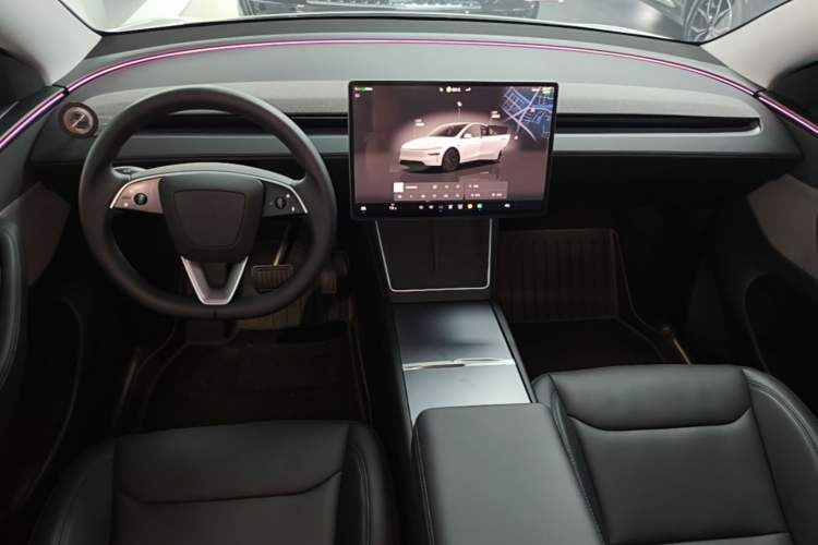 Used Tesla Model Y 2025 Rear-Wheel-Drive Version Center Console