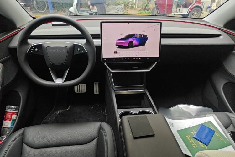 Used Tesla Model Y 2025 Rear-Wheel-Drive Version Center Console