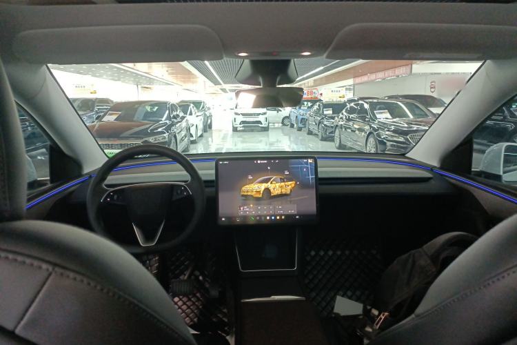 Used Tesla Model Y 2025 Long-Range All-Wheel-Drive Version Center Console