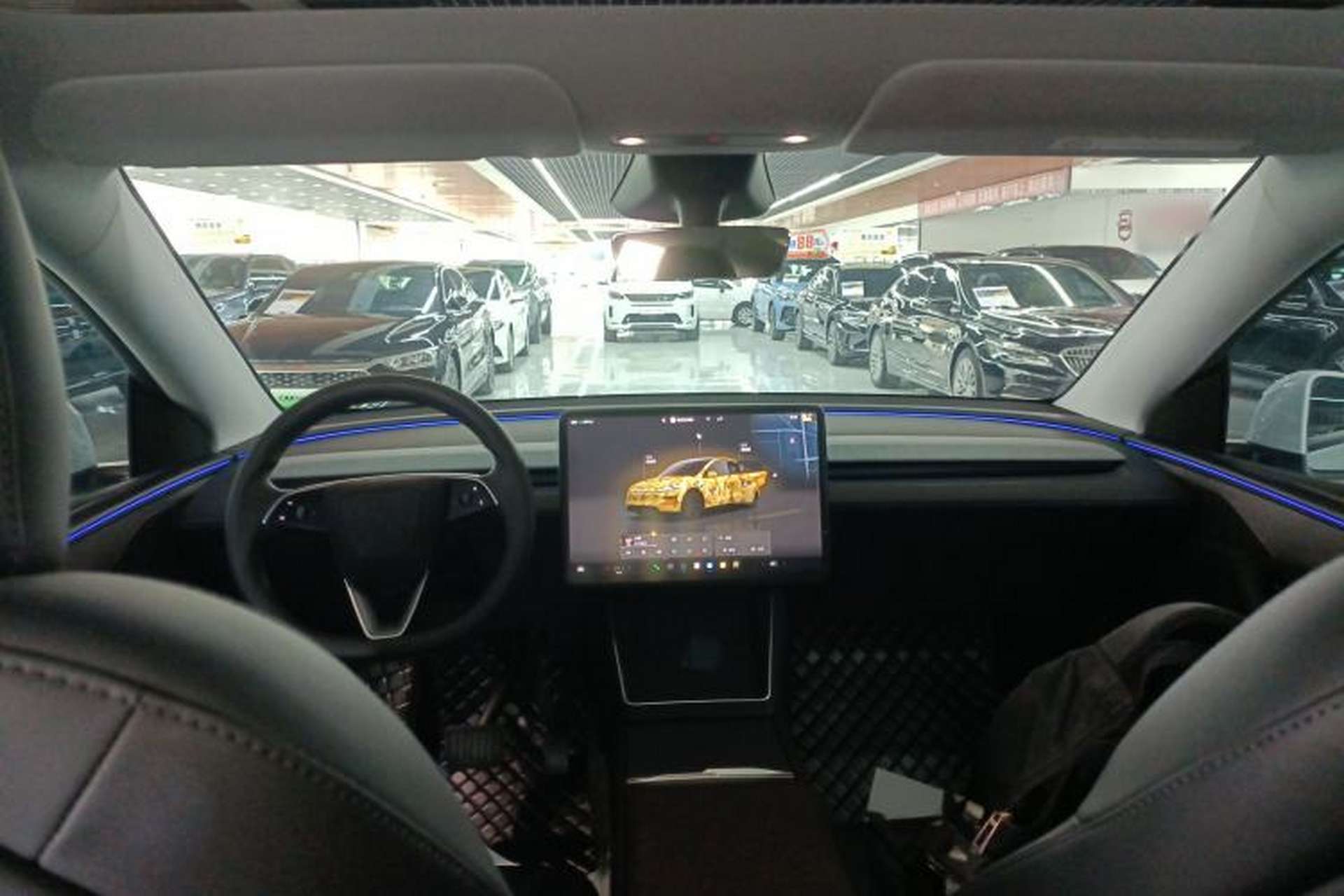 Used Tesla Model Y 2025 Long-Range All-Wheel-Drive Version Center Console