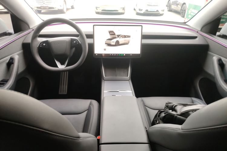 Used Tesla Model Y 2025 Rear-Wheel-Drive Version Center Console