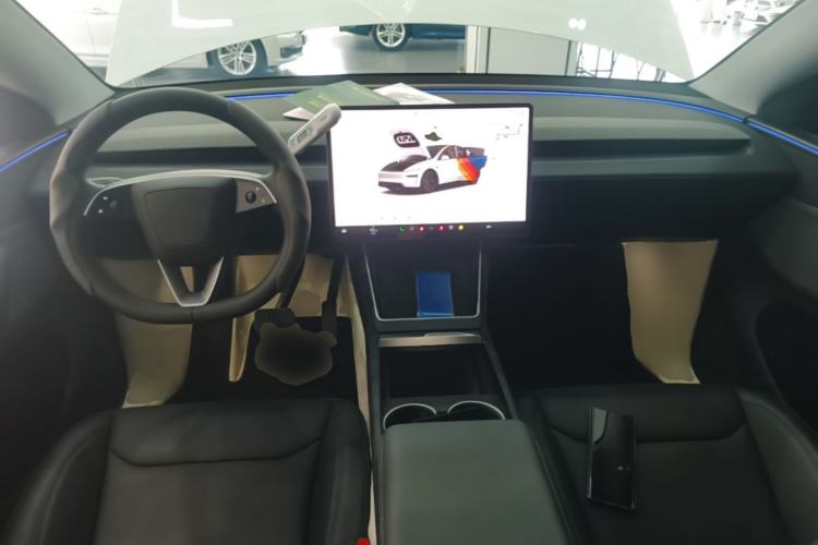 Used Tesla Model Y 2025 Rear-Wheel-Drive Version Center Console