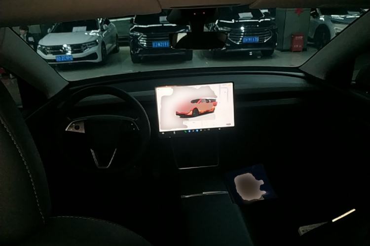 Used Tesla Model Y 2025 Rear-Wheel-Drive Version Center Console