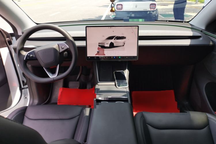 Used Tesla Model Y 2025 Updated Version Long-Range All-Wheel Drive Center Console