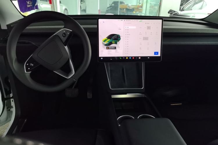 Used Tesla Model Y 2025 Rear-Wheel-Drive Version Center Console