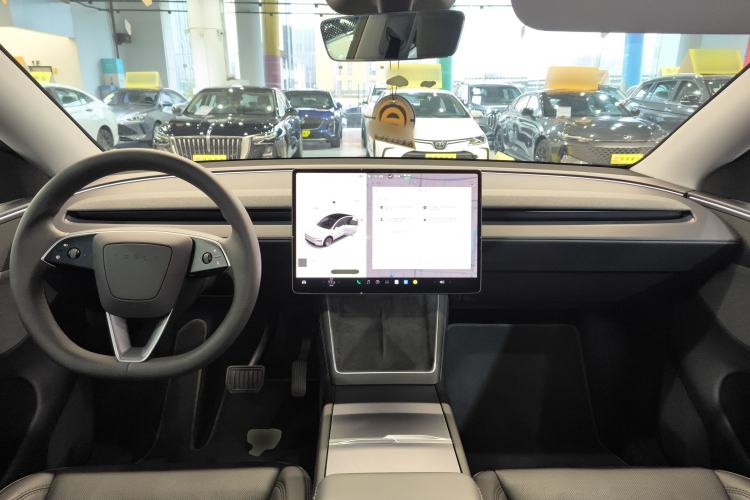 Used Tesla Model Y 2025 Rear-Wheel-Drive Version Center Console