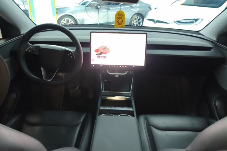 Used Tesla Model Y 2025 Rear-Wheel-Drive Version Center Console