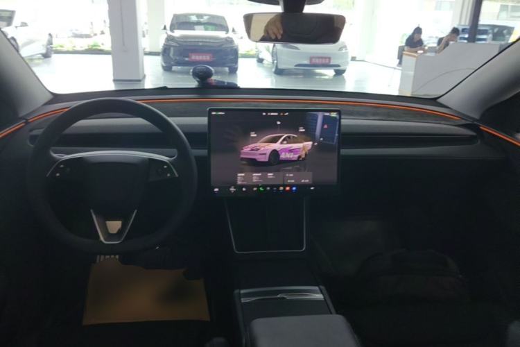 Used Tesla Model Y 2025 Rear-Wheel-Drive Version Center Console