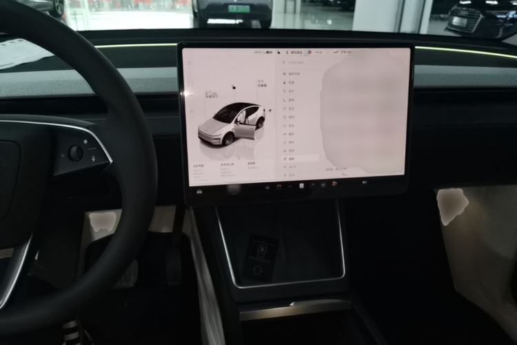 Used Tesla Model Y 2025 Long-Range All-Wheel-Drive Version Center Console