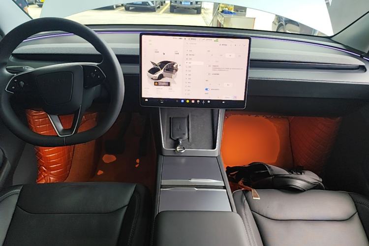 Used Tesla Model Y 2025 Rear-Wheel-Drive Version Center Console