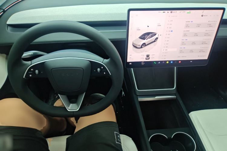 Used Tesla Model Y 2025 Rear-Wheel-Drive Version Center Console