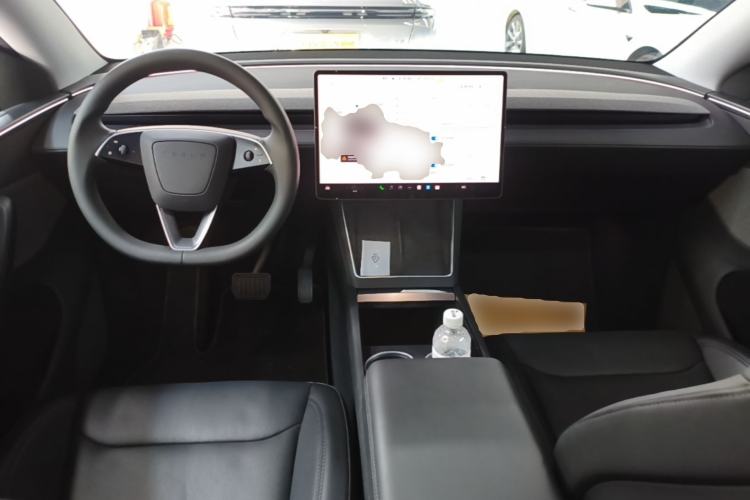 Used Tesla Model Y 2025 Rear-Wheel-Drive Version Center Console