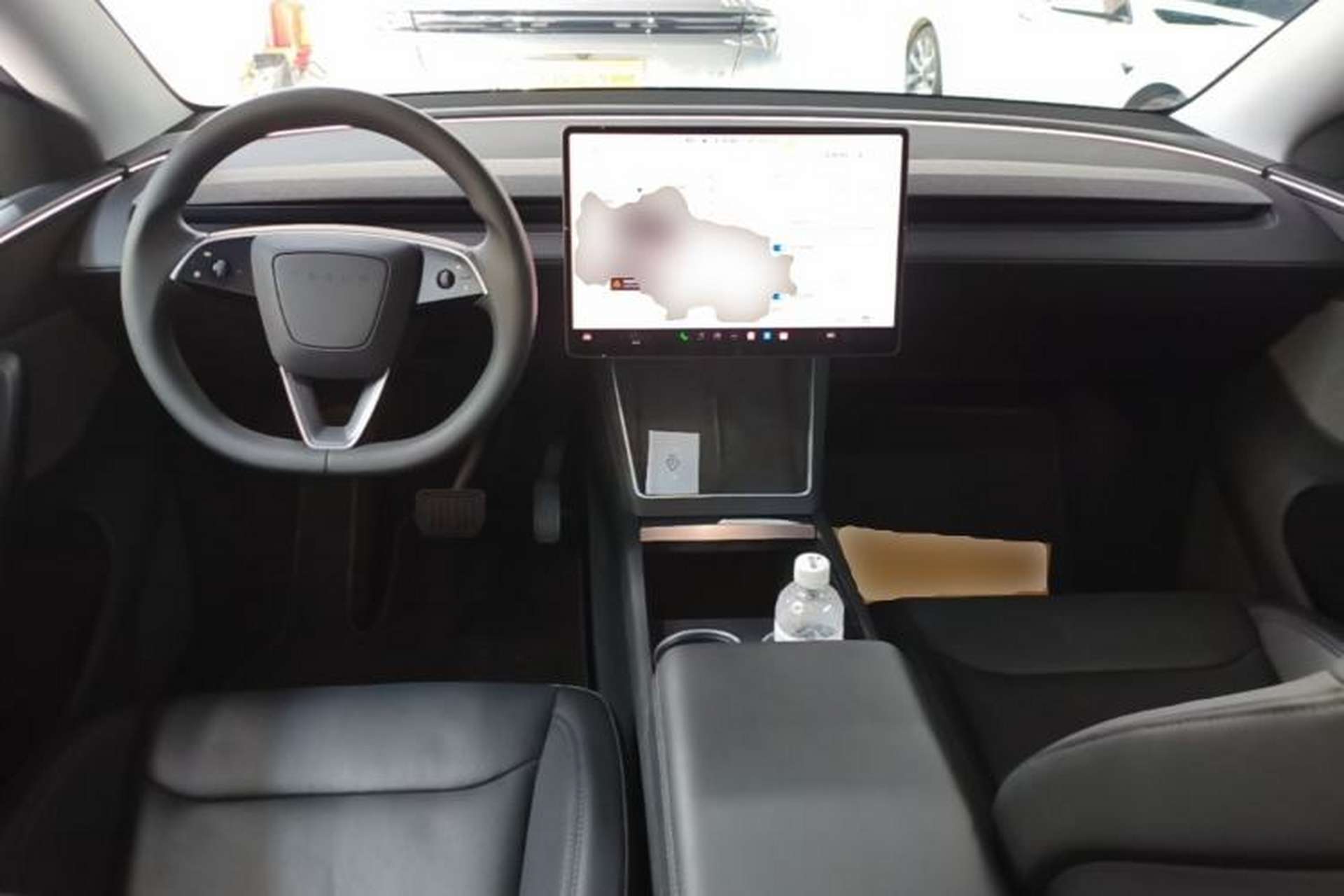 Used Tesla Model Y 2025 Rear-Wheel-Drive Version Center Console