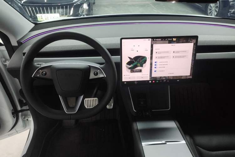Used Tesla Model Y 2025 Rear-Wheel-Drive Version Center Console