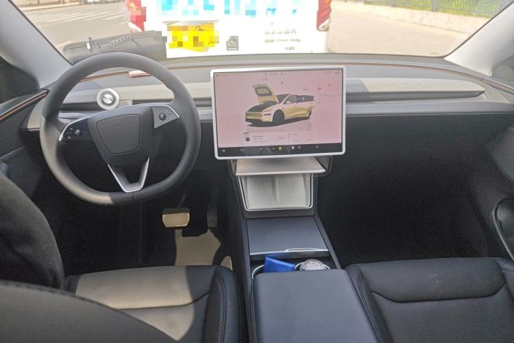 Used Tesla Model Y 2025 Rear-Wheel-Drive Version Center Console