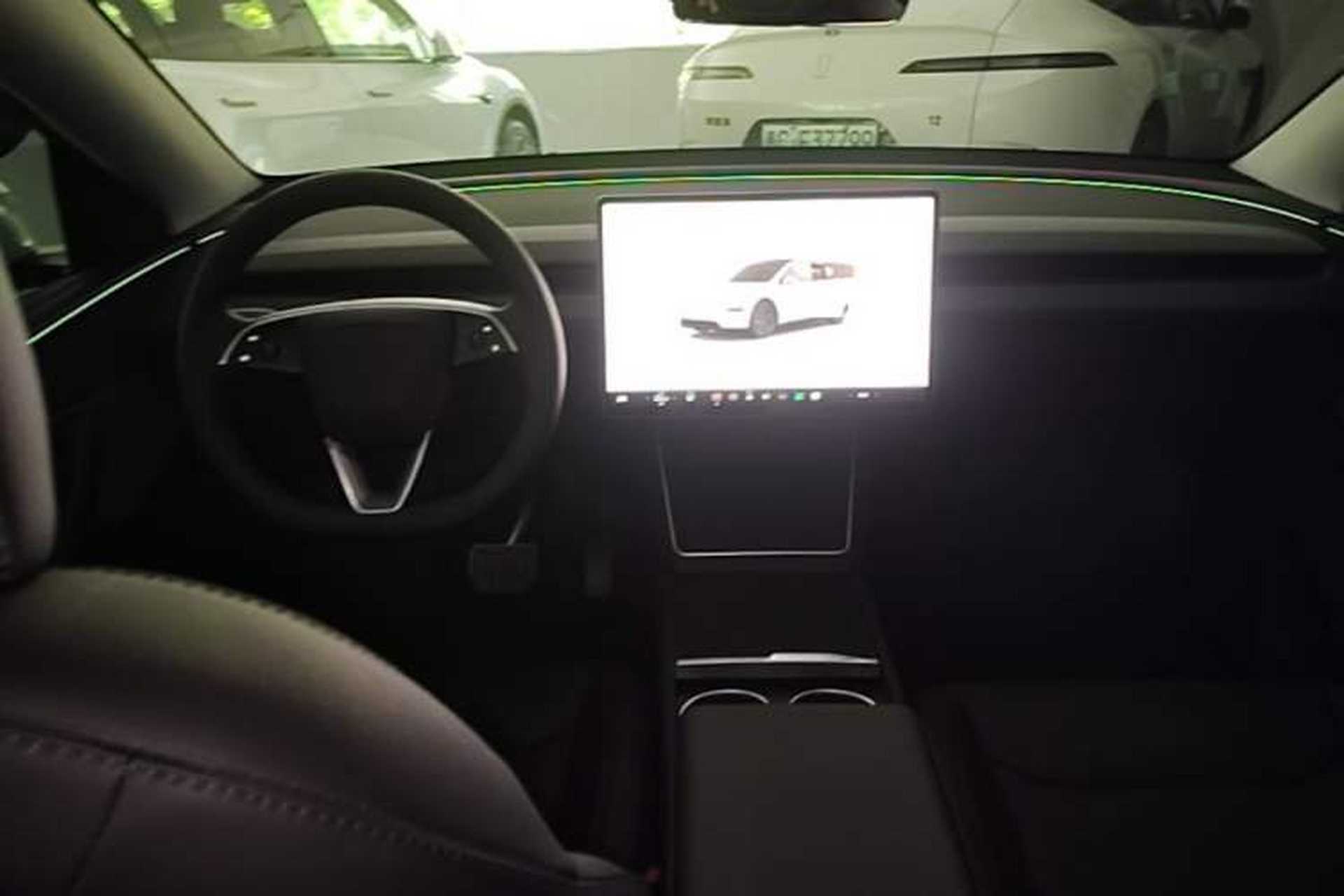 Used Tesla Model Y 2025 Rear-Wheel-Drive Version Center Console