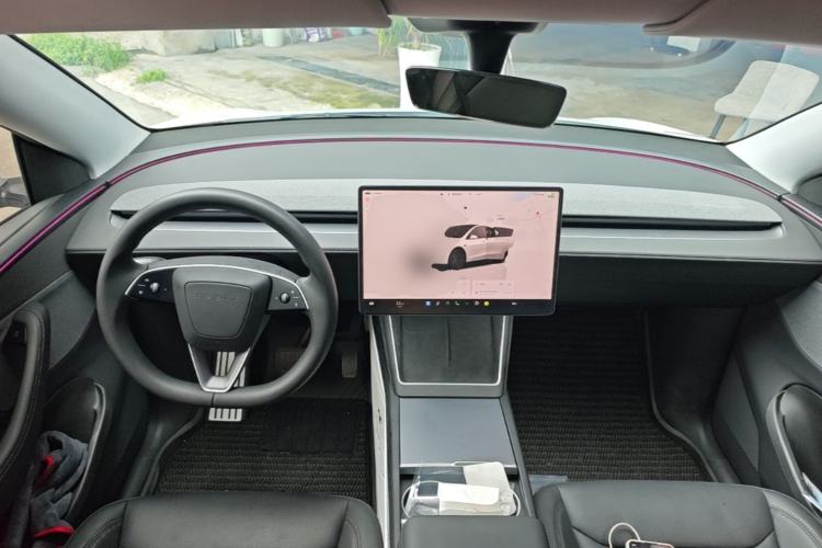 Used Tesla Model Y 2025 Rear-Wheel-Drive Version Center Console