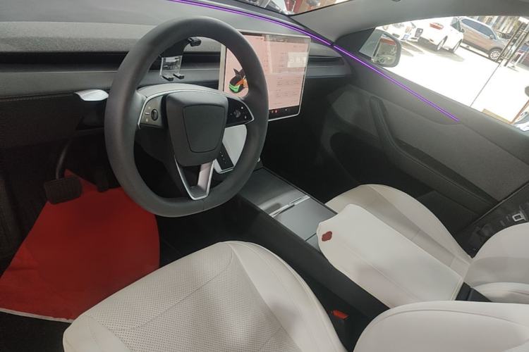 Used Tesla Model Y 2025 Rear-Wheel-Drive Version Center Console