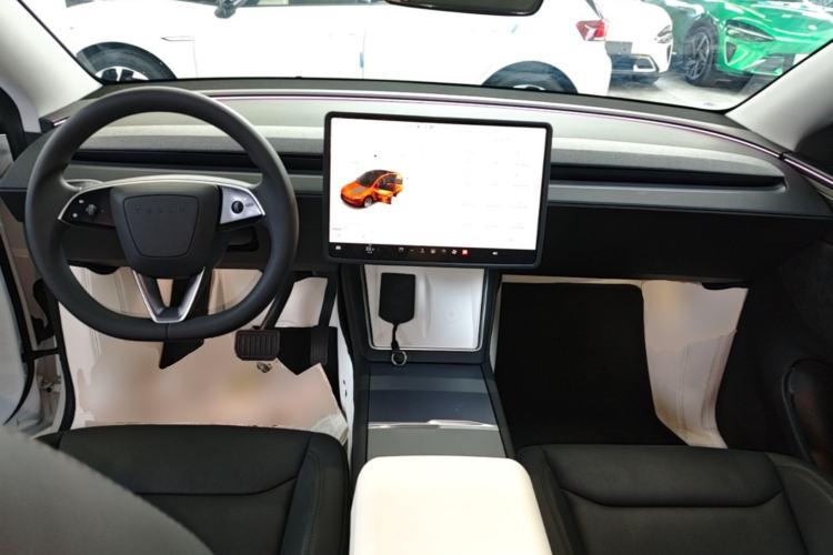 Used Tesla Model Y 2025 Long-Range All-Wheel-Drive Version Center Console