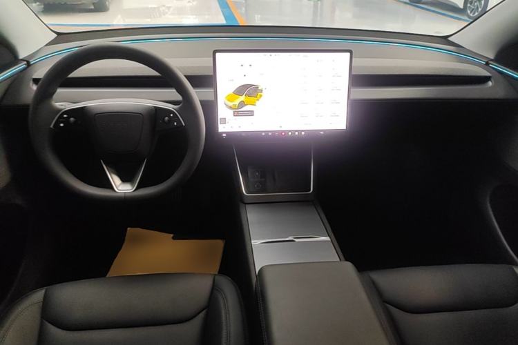 Used Tesla Model Y 2025 Rear-Wheel-Drive Version Center Console