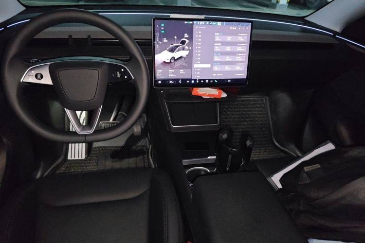 Used Tesla Model Y 2025 Updated Version Long-Range All-Wheel Drive Center Console