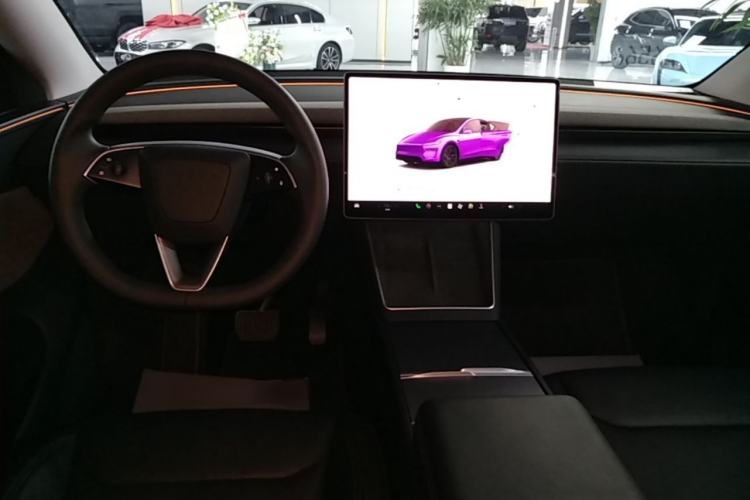 Used Tesla Model Y 2025 Rear-Wheel Drive First Edition Center Console