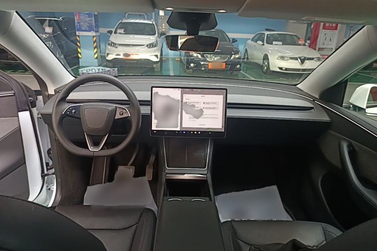 Used Tesla Model Y 2025 Rear-Wheel-Drive Version Center Console