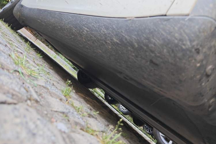 Used Tesla Model Y 2025 Updated Version Long-Range All-Wheel Drive Chassis Front Right