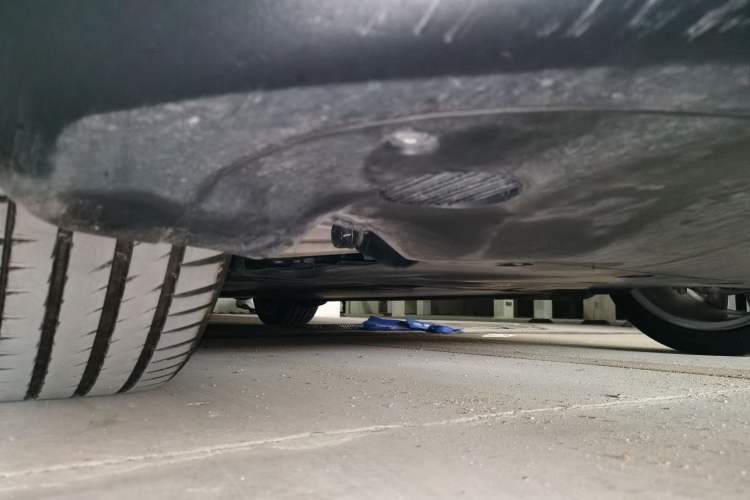 Used Tesla Model Y 2025 Long-Range All-Wheel Drive First Edition Chassis Front Right