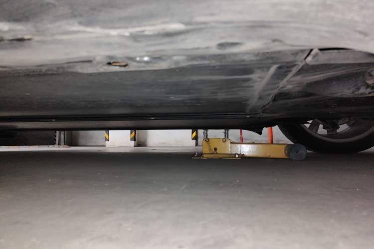 Used Tesla Model Y 2025 Updated Version Long-Range All-Wheel Drive Chassis Rear Left