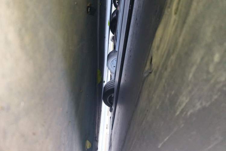 Used Tesla Model Y 2025 Rear-Wheel-Drive Version Chassis Rear Right