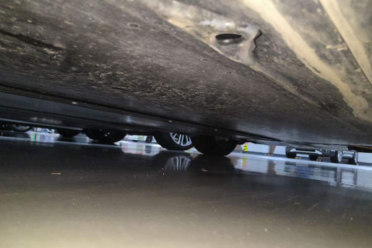 Used Tesla Model Y 2025 Updated Version Long-Range All-Wheel Drive Chassis Rear Right
