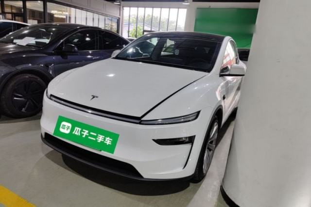 Used Tesla Model Y 2025 Long-Range All-Wheel-Drive Version