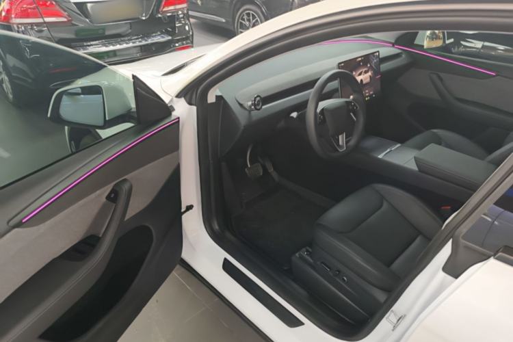 Used Tesla Model Y 2025 Rear-Wheel-Drive Version Driver Seat